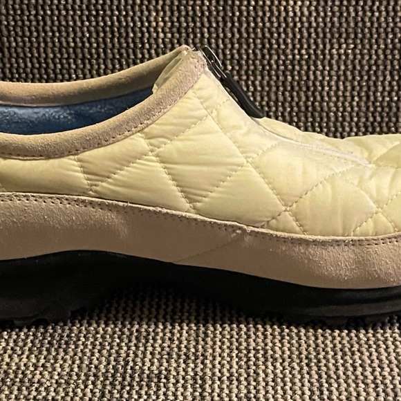 Lands' End Beige Quilted Zip Athletic Shoes - Picture 8 of 14